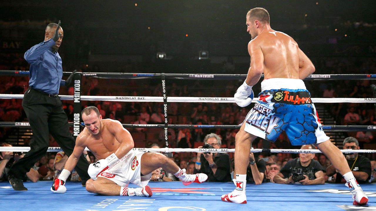 Unbeaten Sergey Kovalev retains light heavyweight titles